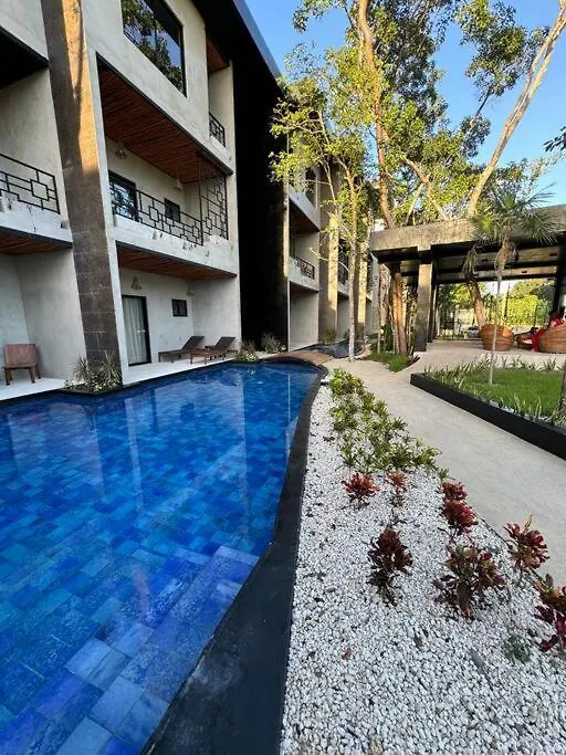 Jungle Penthouse W Private Rooftop, Ac And Wifi location